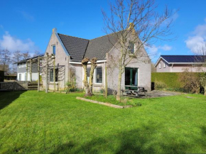 Holiday Home Friesland near the Wadden Sea with Wifi and 3 Bedrooms
